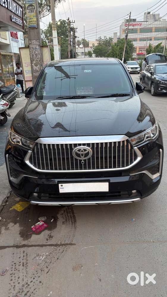 Toyota Innova Hycross 2025 Petrol 20000 Km Driven