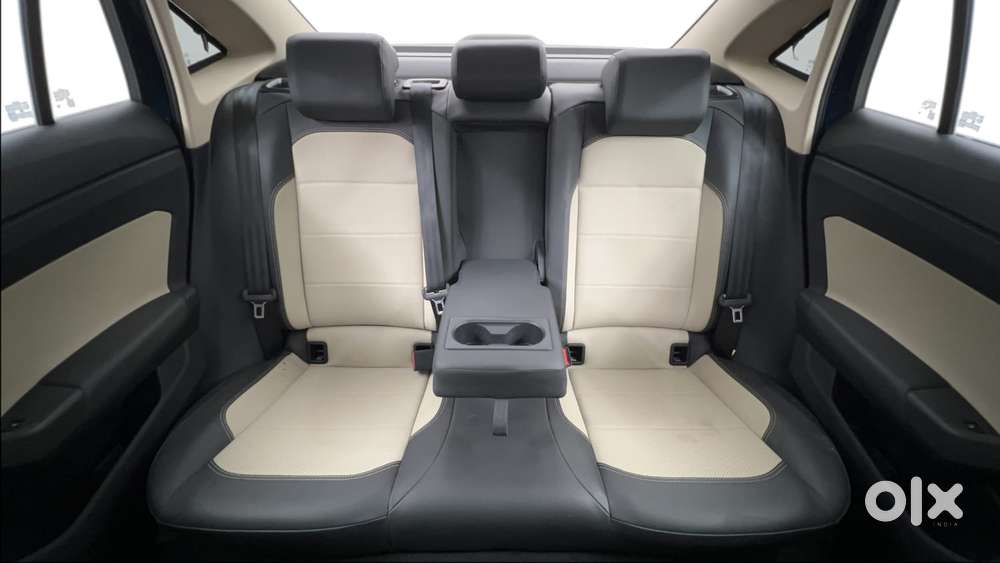 Skoda Slavia Style 1.0l Tsi Mt, 2024, Petrol