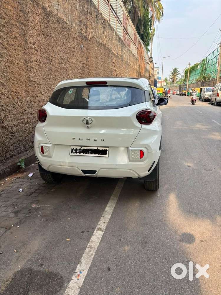 Tata Punch Accomplished Amt  2022  34,500 Km  Ka Registered