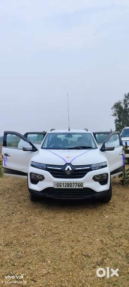 एकदम मस्त चकाचक है नया जैसा लग रहा है गाड़ी