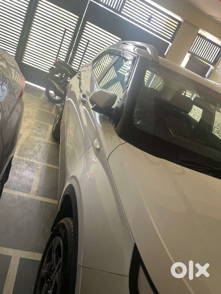 Hyundai Venue 2024 Petrol 18000 Km Driven