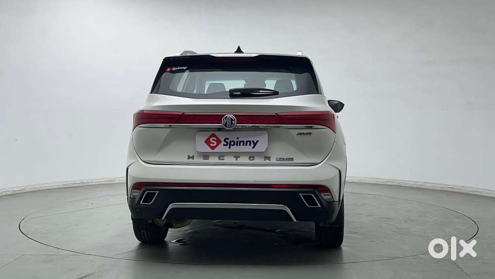 Mg Hector Plus Savvy Pro 1.5 Turbo Petrol Cvt 7 Str Dual Tone, 2023,..
