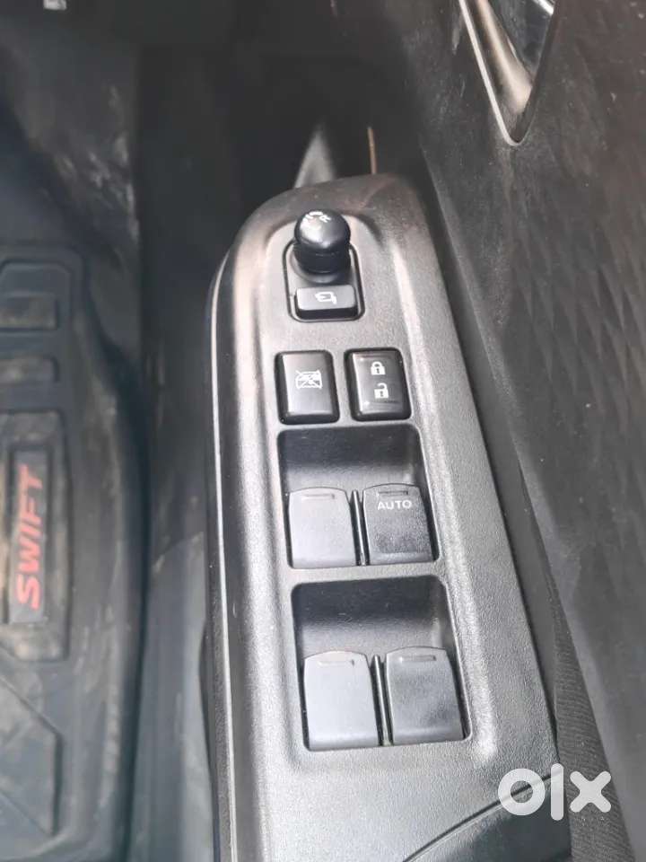Maruti Suzuki Swift Vxi, 2025, Petrol