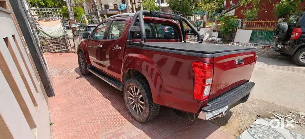 Isuzu V-cross 2019