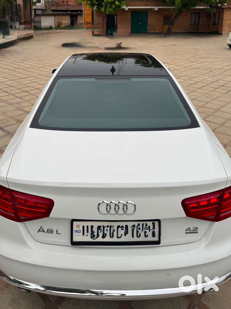 Audi A8 L V8 Engine (0-100 Kmph In 4 Seconds)