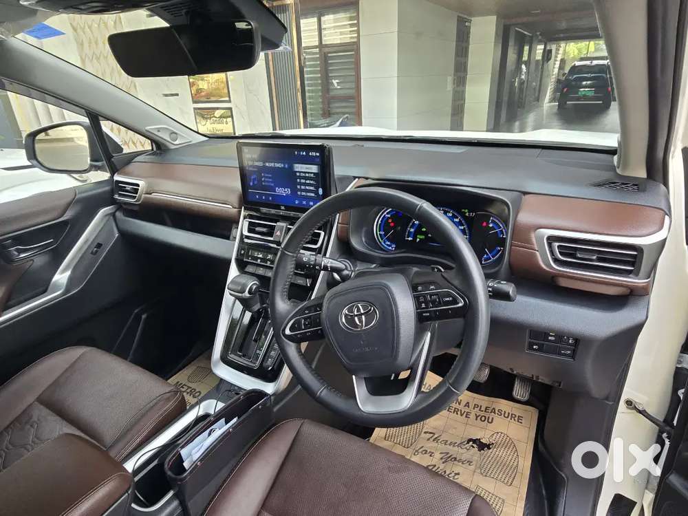 Toyota Innova Hycross 2024 Hybrid