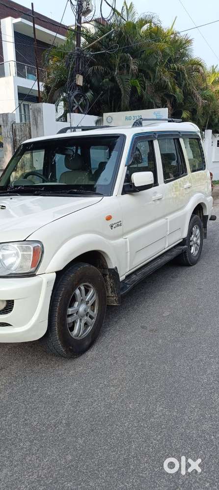 Mahindra Scorpio Vlx 2wd Abs At Bsiii, 2011, Diesel