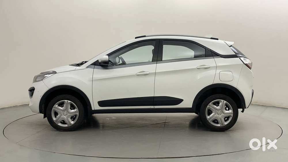 Tata Nexon 1.2 Revotron Xt, 2018, Petrol