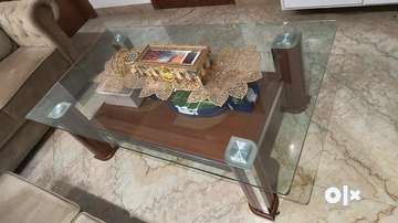 Center store table olx