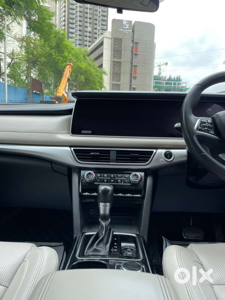 Mahindra Xuv700 2.0 Ax 7 Petrol At Luxury Pack Str, 2021, Petrol