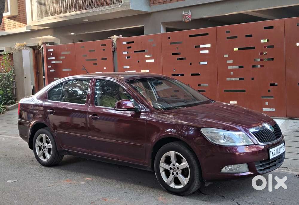 Skoda Laura Ambiente 2.0 Tdi Cr Manual, 2012, Diesel