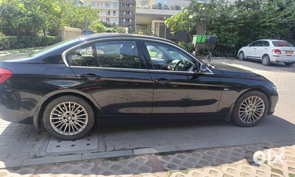 2017 Bmw320i Black Sapphire, Petrol, Luxury Line