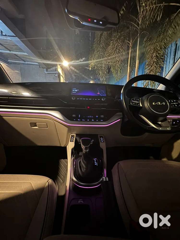 Kia Carens Luxury Variant In Excellent Condition