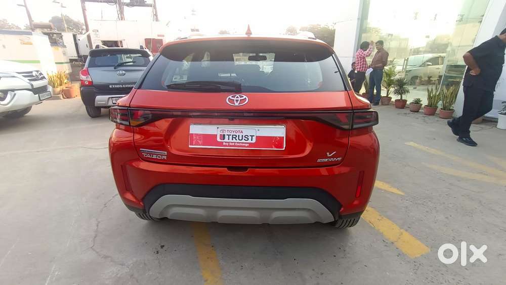 Toyota Urban Cruiser Taisor V 1.0 Petrol At, 2024, Petrol