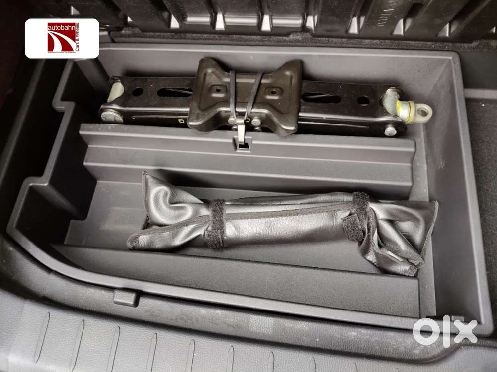 Toyota Innova Hycross 2.0 Zx Hybrid 7 Str, 2023, Petrol