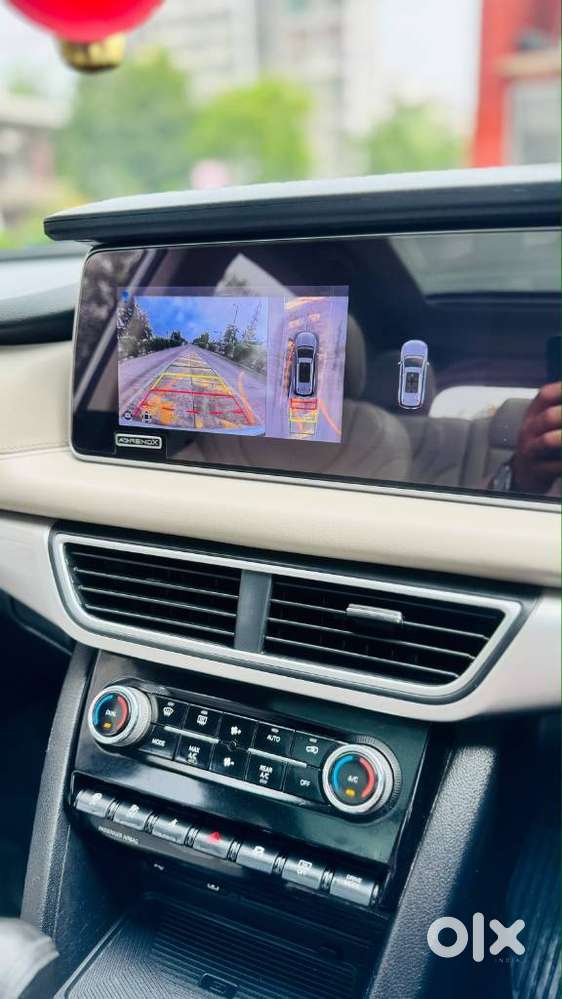 Mahindra Xuv700 2.2 Ax 7 Diesel At Luxury Pack Str Awd, 2022, Diesel