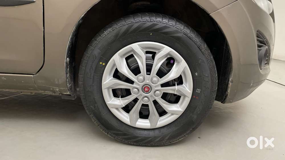 Maruti Suzuki Ritz Vxi, 2014, Petrol