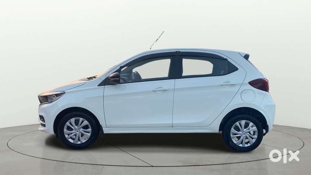 Tata Tiago 1.2 Revotron Xt Cng, 2023, Cng & Hybrids