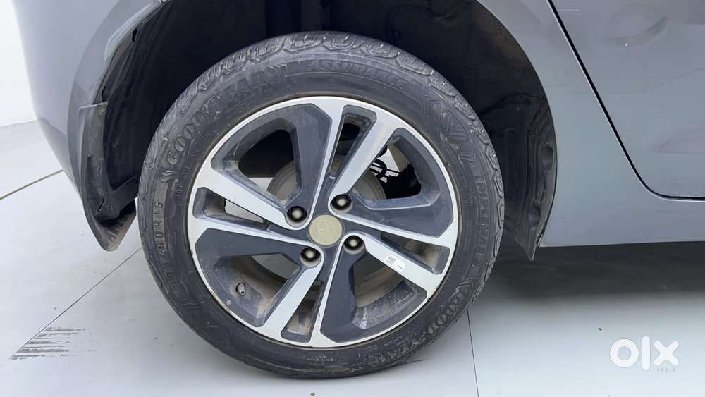 Tata Altroz Xz, 2023, Petrol