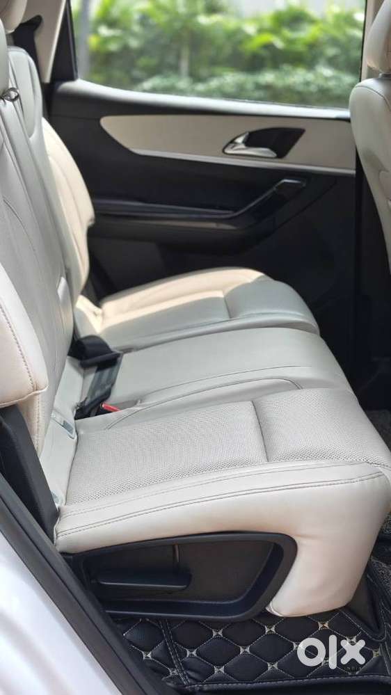 Mahindra Xuv700 2.2 Ax 7 Diesel At Luxury Pack Str, 2024, Diesel