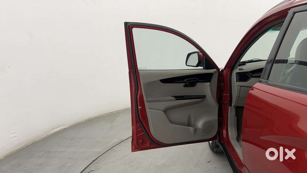Mahindra Kuv 100 2016-2017 Mfalcon G80 K6, 2016, Petrol