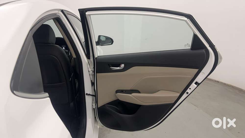 Hyundai Verna 1.5 Sx (o) Vtvt Ivt, 2022, Petrol