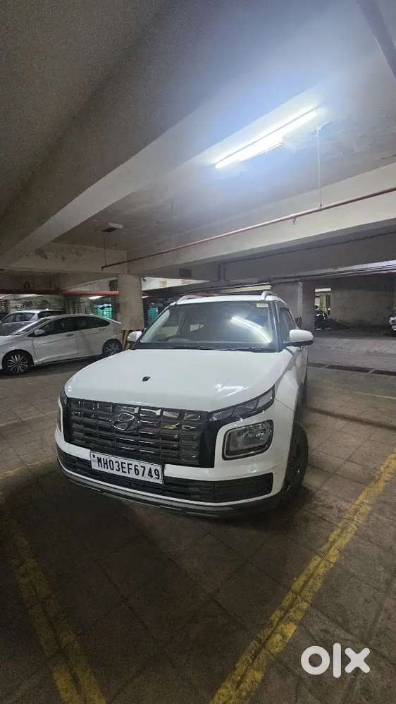 Hyundai Venue 2023 Diesel 40000 Km Driven