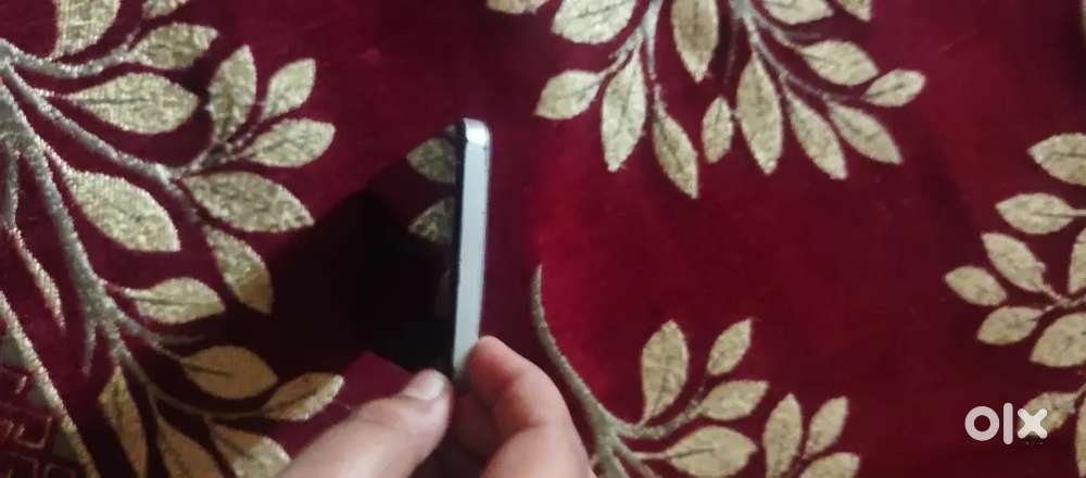 Mobile ke display band hai