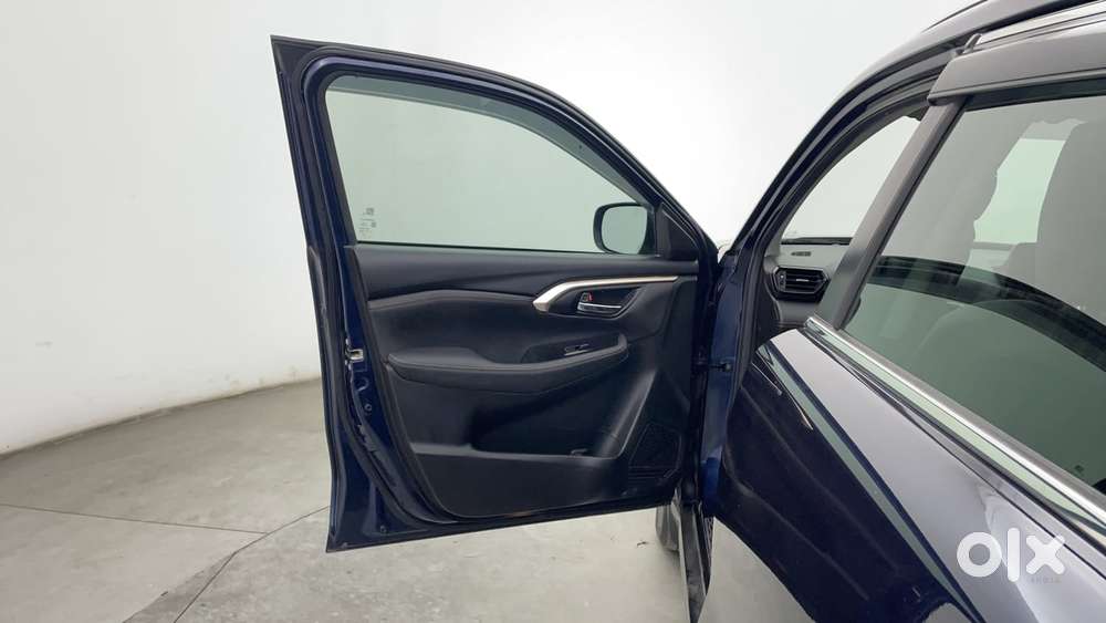 Maruti Suzuki Grand Vitara 1.5 Alpha Plus Intelligent Hybrid Ecvt, 2..