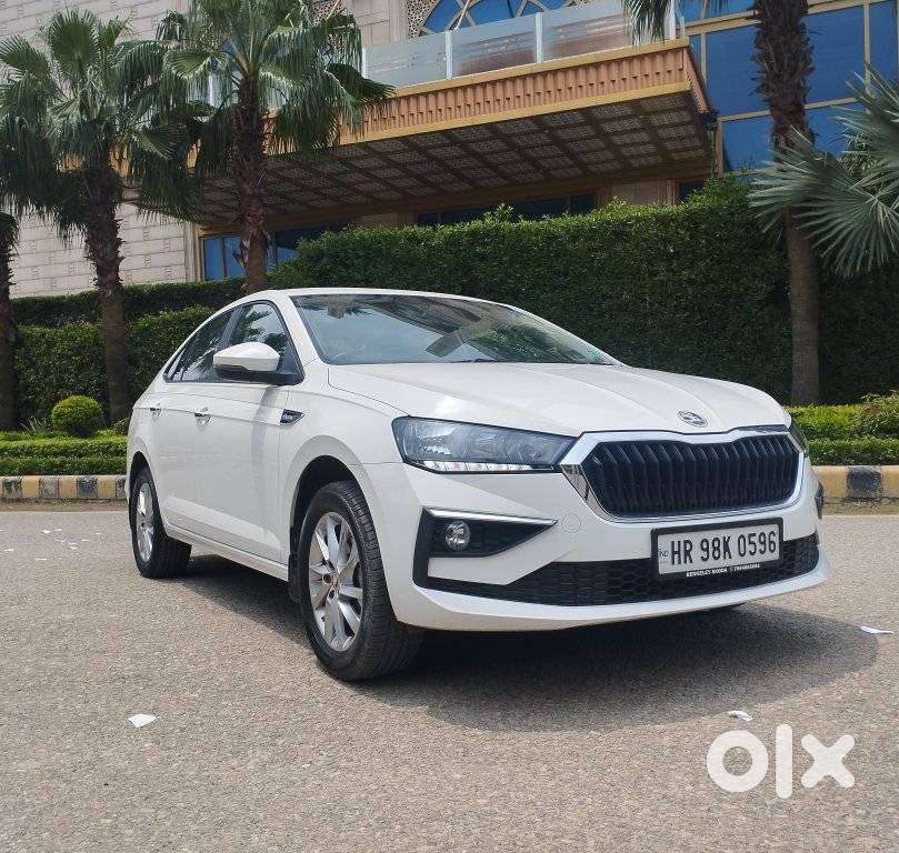Skoda Slavia 1.0 Tsi Style At, 2023, Petrol