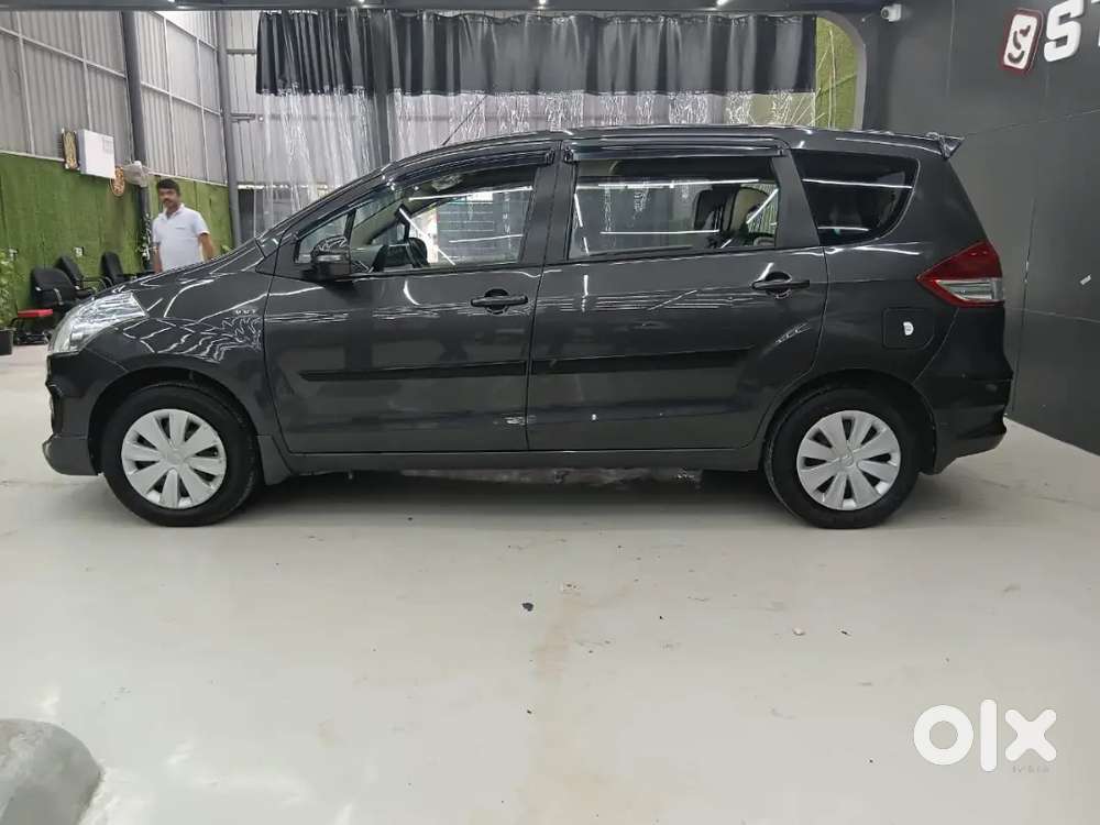 Maruti Suzuki Eritiga Vxi.