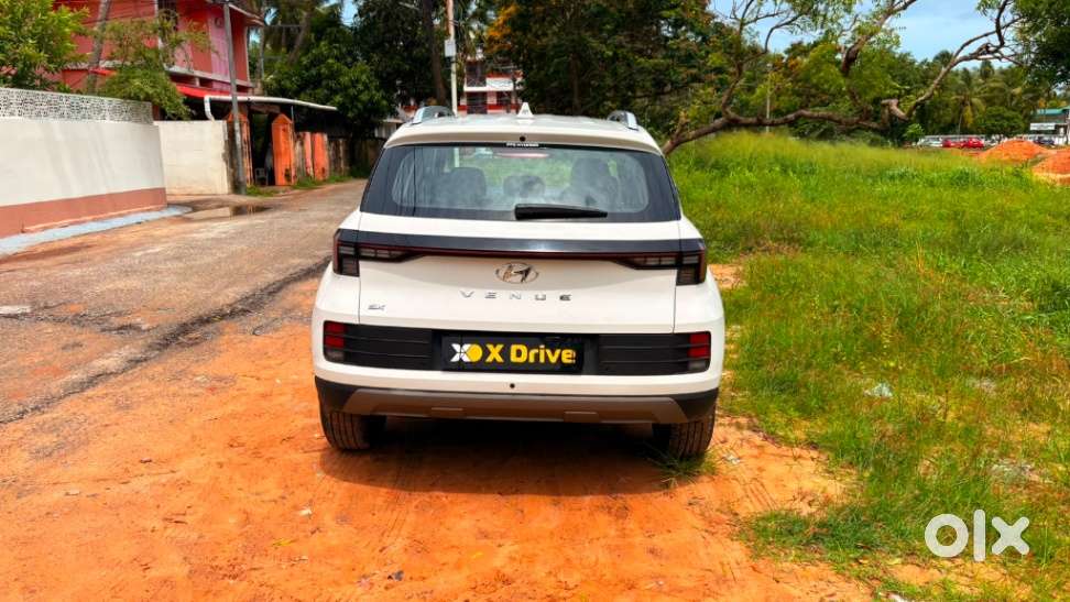 Hyundai Venue Sx (o) Mt 1.5 Diesel, 2023, Diesel