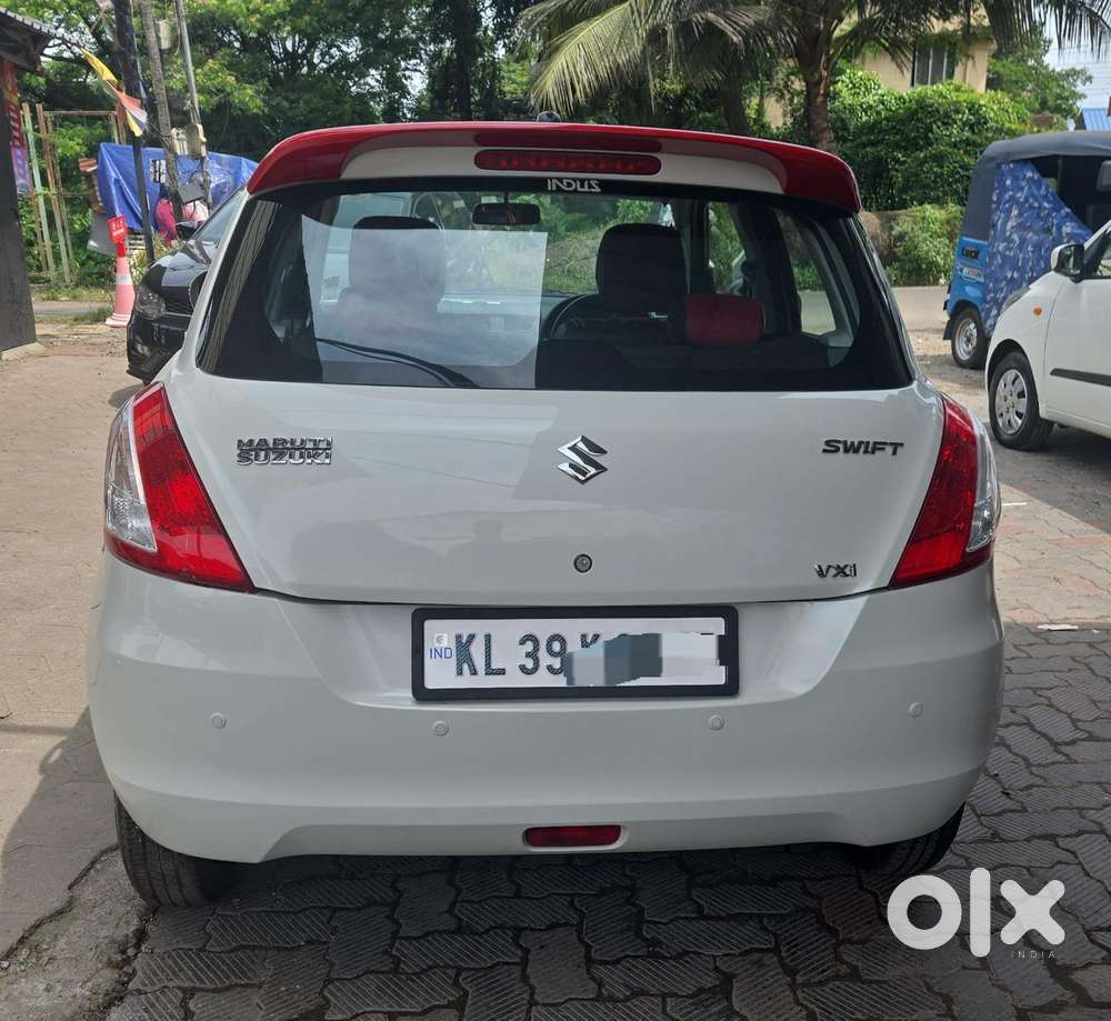 Maruti Suzuki Swift Vxi Abs Bsiv, 2016, Petrol
