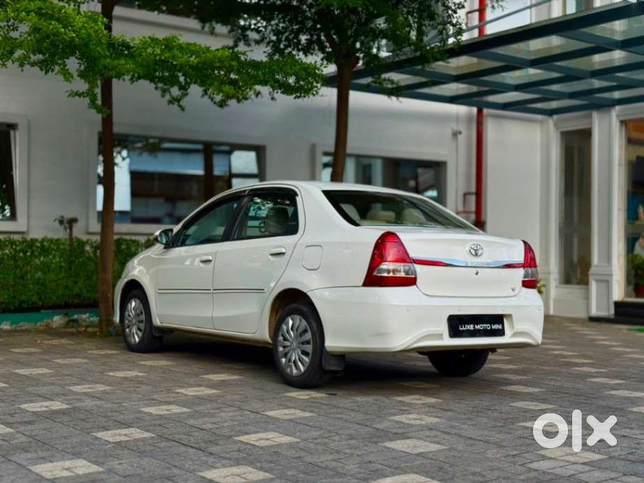 Toyota Etios 1.5 V, 2017, Petrol