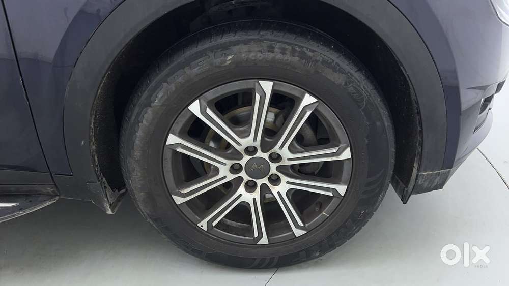 Mahindra Xuv700 2.0 Ax 7 Petrol At Str, 2022, Petrol