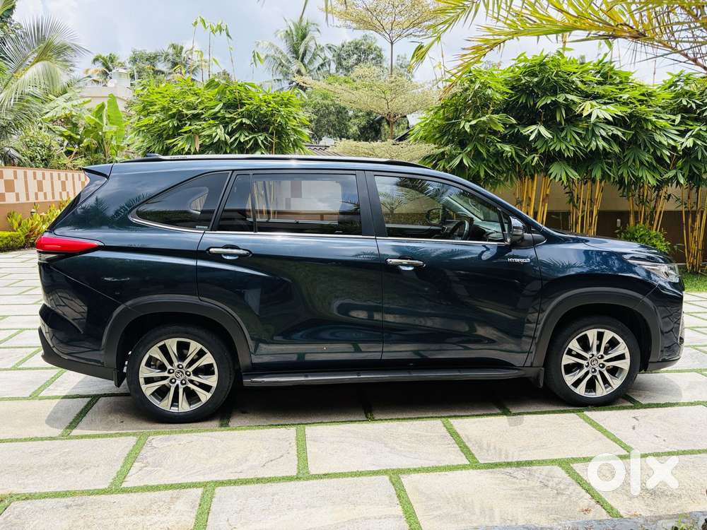 Toyota Innova Hycross 2.0 Zx (o) Hybrid 7 Str, 2023, Electric
