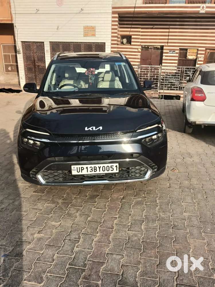 Kia Carens 2022 Petrol Well Maintained