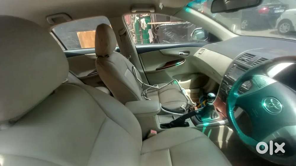 Toyota Corolla Altis 2011 Petrol Good Condition⁸