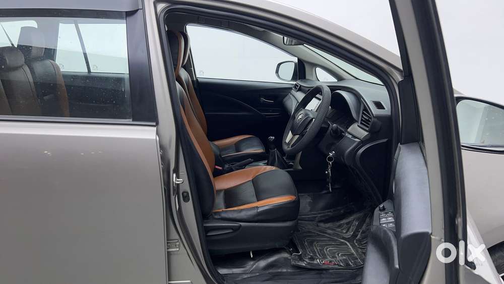 Toyota Innova Crysta 2.4 G Mt 8s, 2016, Diesel