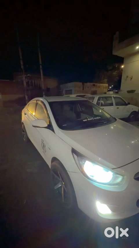 Hyundai Fluidic Verna 2012