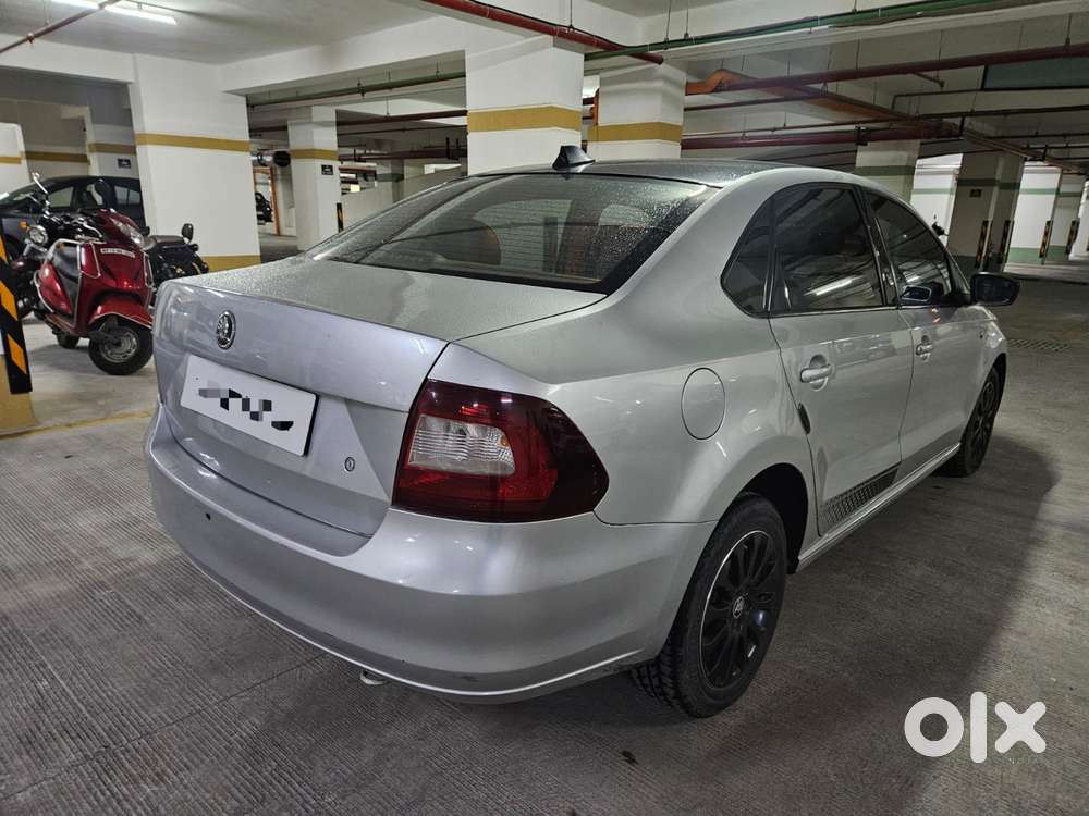 Skoda Rapid 1.5 Elegance Tdi Mt, 2015, Diesel