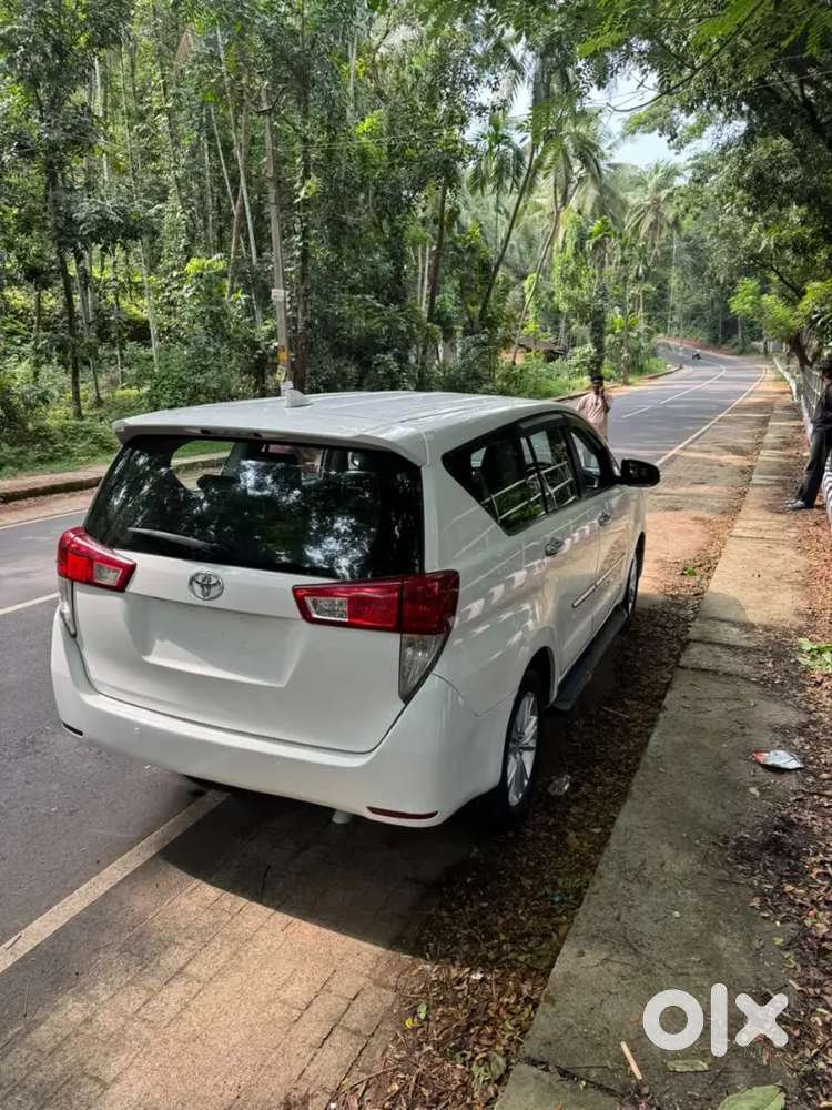 Toyota Innova Crysta 2016