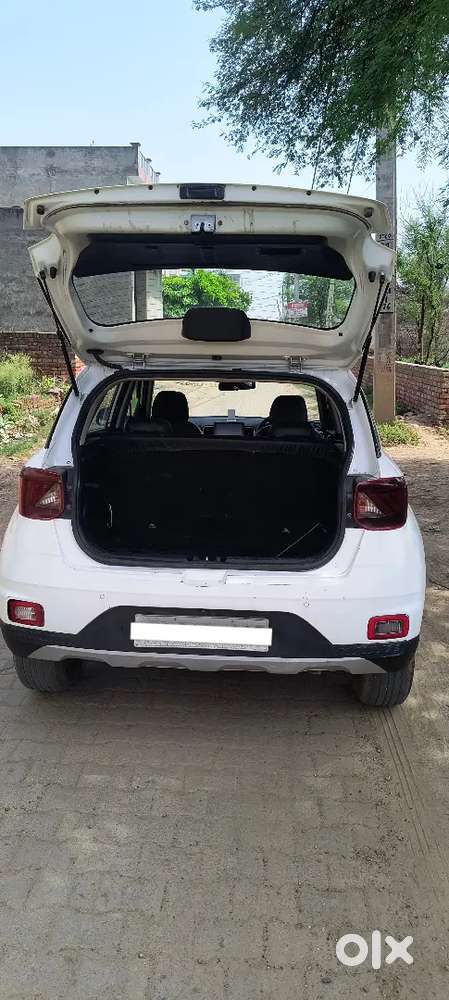 Hyundai Venue Diesel 2021 Manual 80000 Km Driven