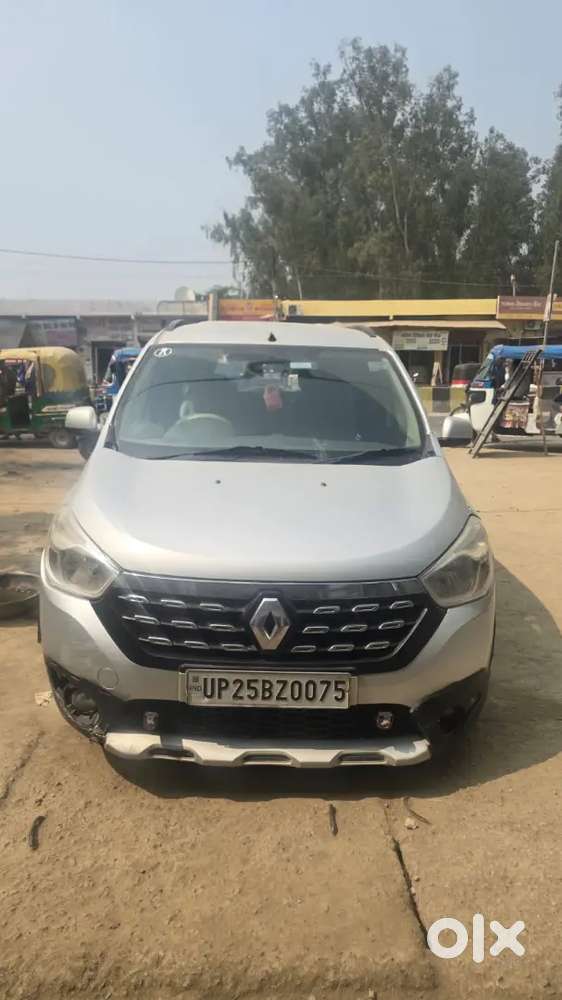 गाढ़ी बेच रहे है जिसे भी लेना हो वो