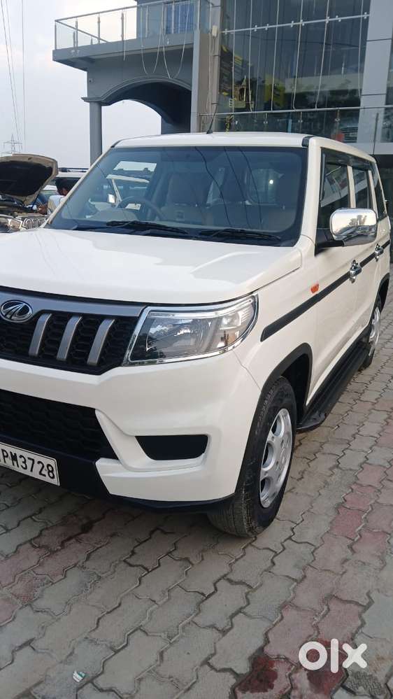 Mahindra Bolero Neo N8, 2021