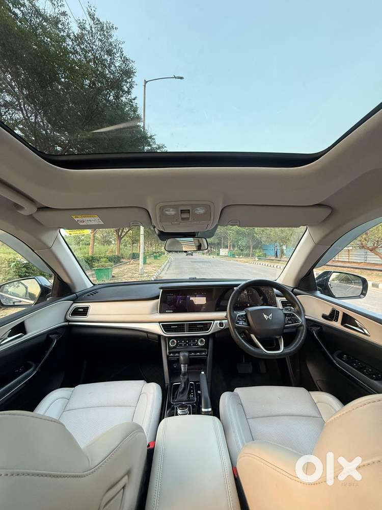 Mahindra Xuv700 2.2 Ax 7 Diesel At Str, 2023, Diesel