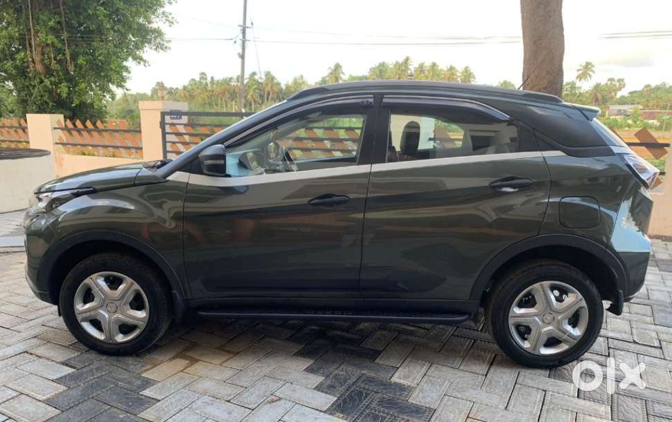 Tata Nexon 1.2 Revotron Xma Amt (s), 2023, Petrol