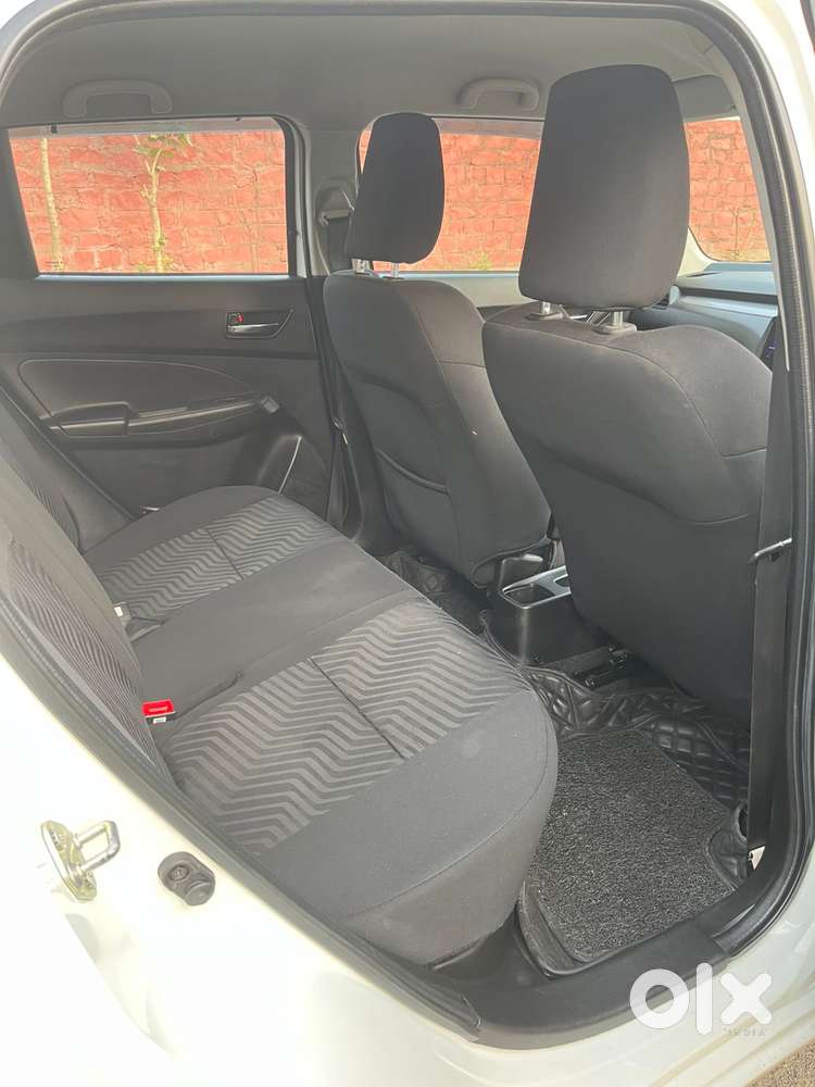 Maruti Suzuki Swift Vxi + Manual, 2023, Petrol