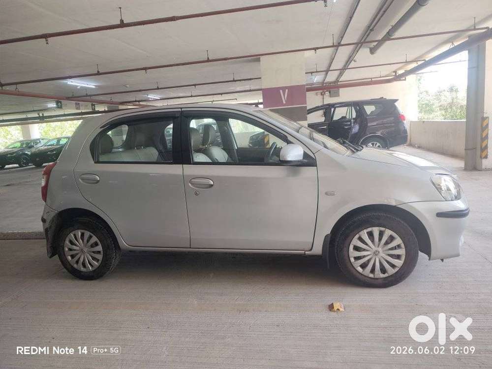 Toyota Etios Liva 2013-2014 G, 2013, Petrol