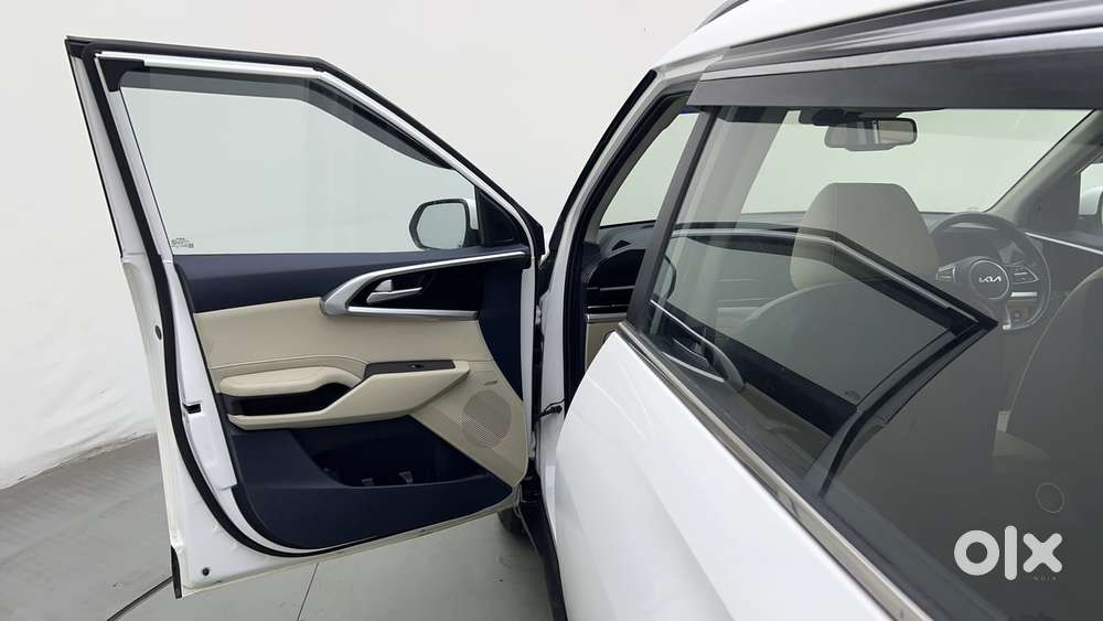 Kia Carens 1.4 Luxury Plus Dct 7 Str, 2022, Petrol